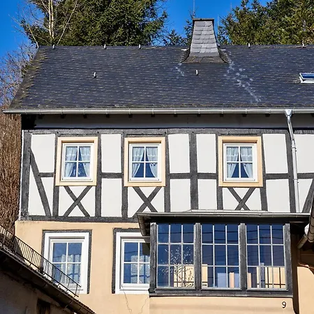 Semesterbostad Ritterstube - Eifelstuben Mit Charme, Naehe Und Burg, Aussergewoehnlich, Vulkaneifel