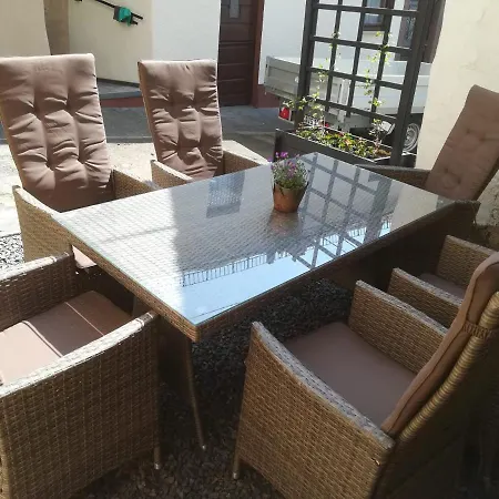 Ritterstube - Eifelstuben Mit Charme, Naehe Und Burg, Aussergewoehnlich, Vulkaneifel Ulmen