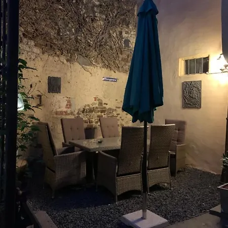 Ritterstube - Eifelstuben Mit Charme, Naehe Und Burg, Aussergewoehnlich, Vulkaneifel *