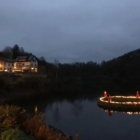 بيت للعطل Ritterstube - Eifelstuben Mit Charme, Naehe Und Burg, Aussergewoehnlich, Vulkaneifel Ulmen