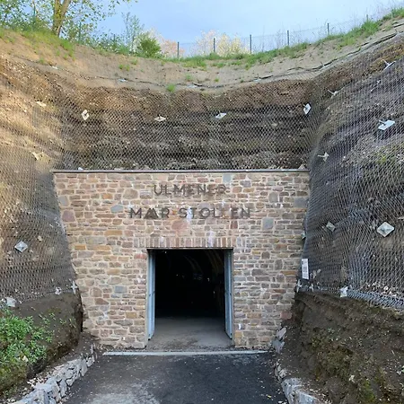 Ritterstube - Eifelstuben Mit Charme, Naehe Und Burg, Aussergewoehnlich, Vulkaneifel بيت للعطل Ulmen