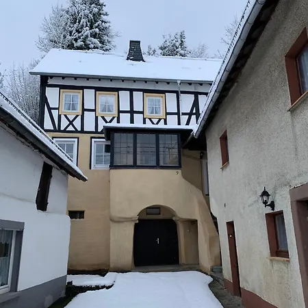 Ritterstube - Eifelstuben Mit Charme, Naehe Und Burg, Aussergewoehnlich, Vulkaneifel Ulmen