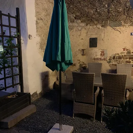 Ritterstube - Eifelstuben Mit Charme, Naehe Und Burg, Aussergewoehnlich, Vulkaneifel Ulmen