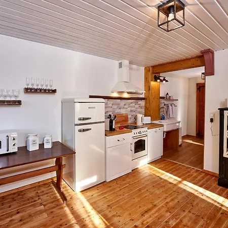 بيت للعطل Ritterstube - Eifelstuben Mit Charme, Naehe Und Burg, Aussergewoehnlich, Vulkaneifel Ulmen