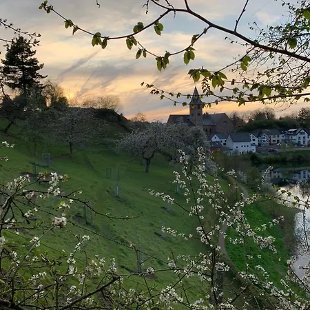 بيت للعطل Ritterstube - Eifelstuben Mit Charme, Naehe Und Burg, Aussergewoehnlich, Vulkaneifel Ulmen