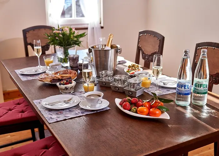 Ritterstube - Eifelstuben Mit Charme, Naehe Und Burg, Aussergewoehnlich, Vulkaneifel Prázdninový dům *