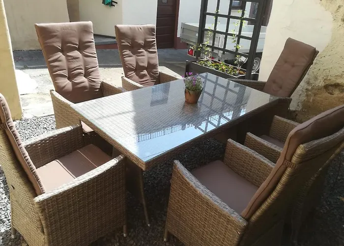 Ritterstube - Eifelstuben Mit Charme, Naehe Und Burg, Aussergewoehnlich, Vulkaneifel Ulmen