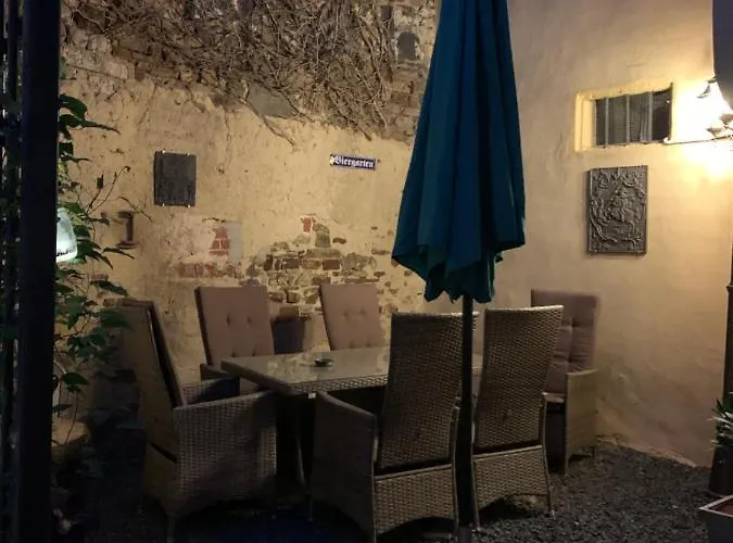 Ritterstube - Eifelstuben Mit Charme, Naehe Und Burg, Aussergewoehnlich, Vulkaneifel *