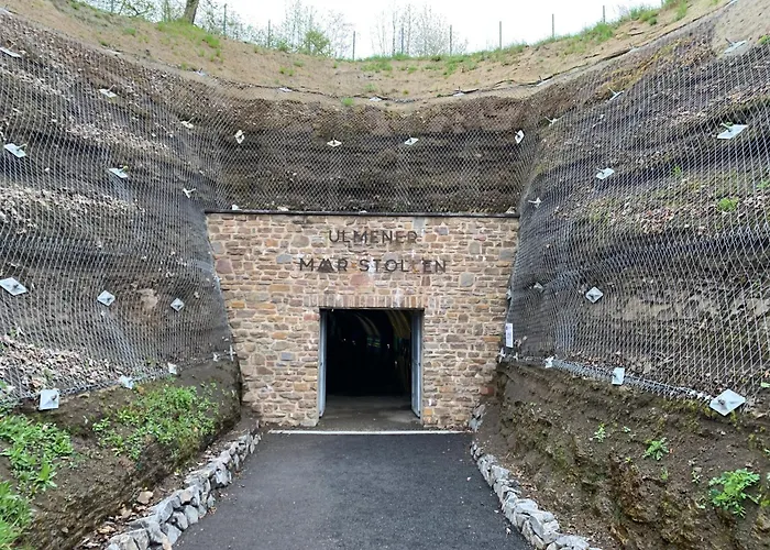 Ritterstube - Eifelstuben Mit Charme, Naehe Und Burg, Aussergewoehnlich, Vulkaneifel Ulmen